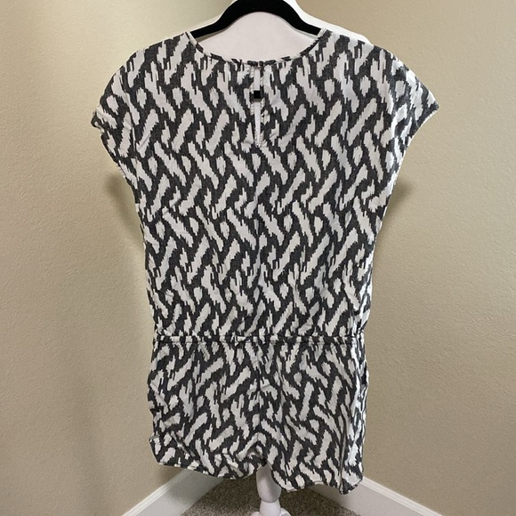 J.Crew Black and White Graphic Cap Sleeve Shorts Jumper. Size XS. With Pockets. - Picture 7 of 16